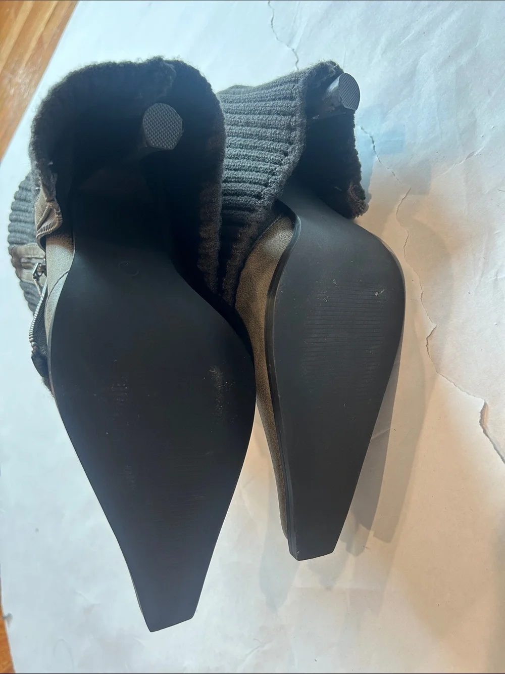 Dolls Kill generation kiss grey Pointed-Toe Knit Ankle Boots knit Side Zipper 8